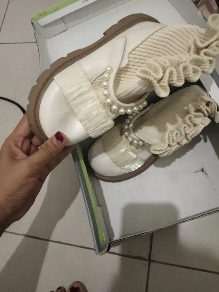 Sepatu boots anak size 31