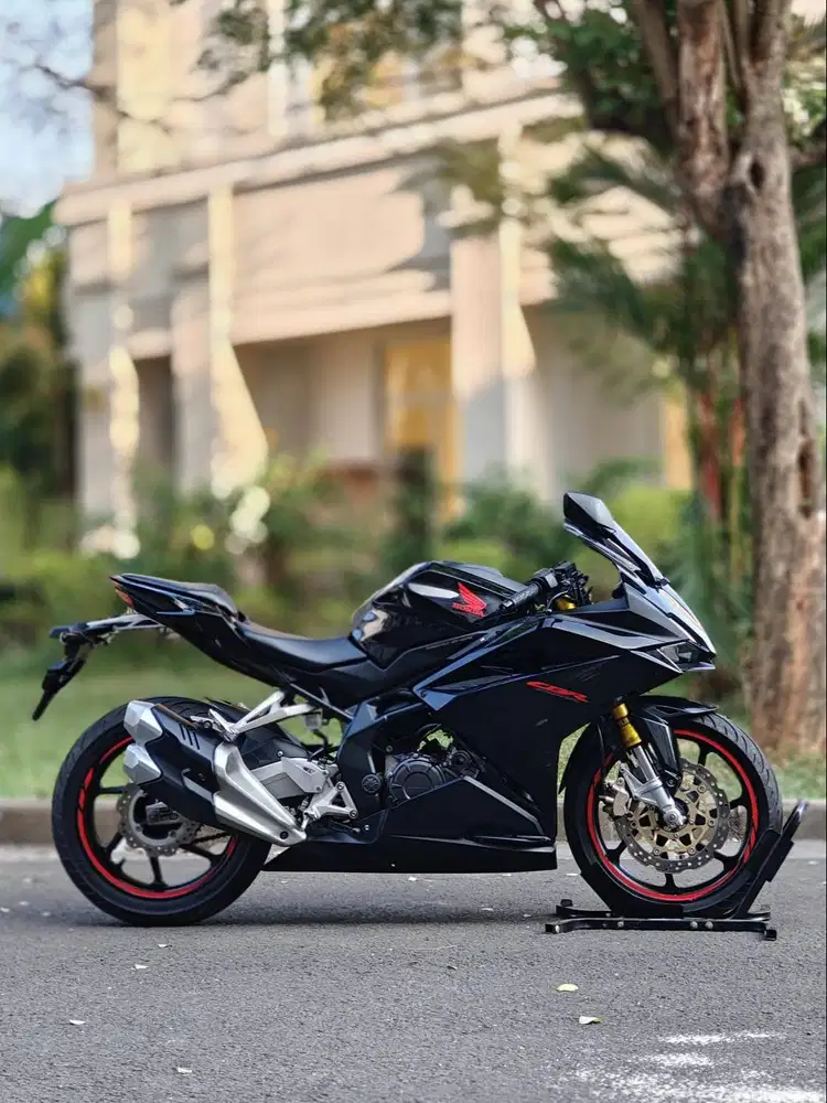 HONDA CBR250RR NON ABS 2019 BLACK FREEDOM KM LOW PAJAK ON LIKE NEW