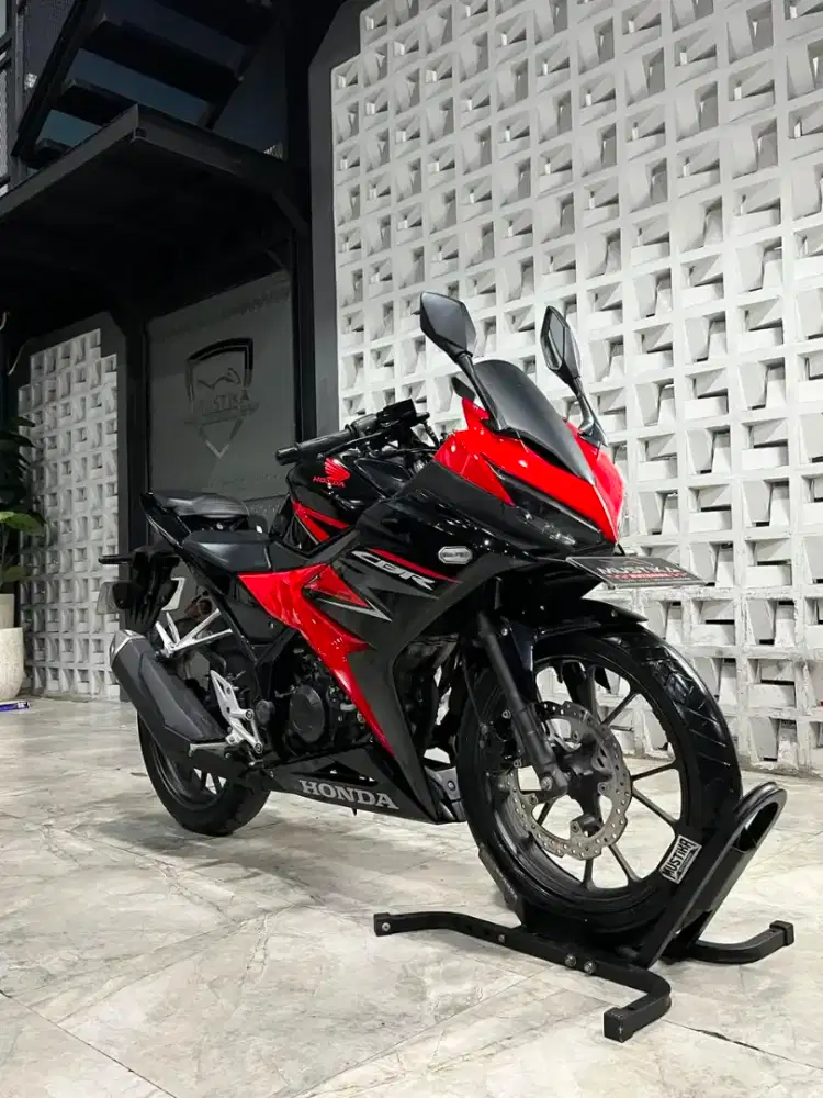 HONDA CBR 150 2019 - Chintia Mustika