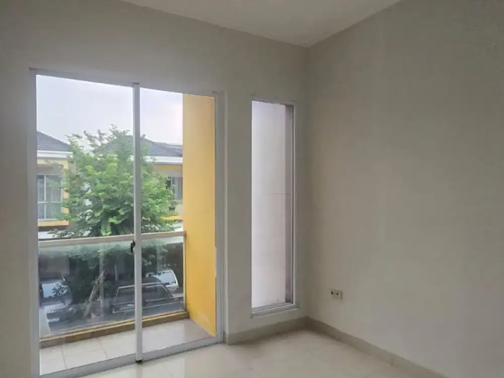 Disewa Rumah 2 Lantai Green Lake City Dekat dengan Tol dan Resto