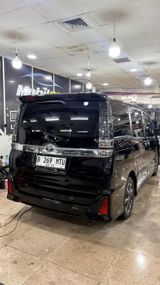 Voxy 2018 siap pakai