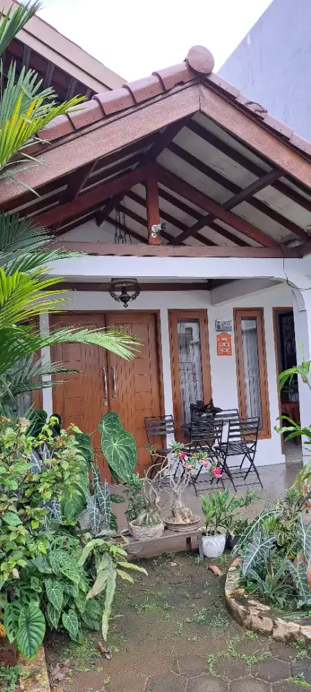 Dijual sebuah rumah lt 407 m2 strategis