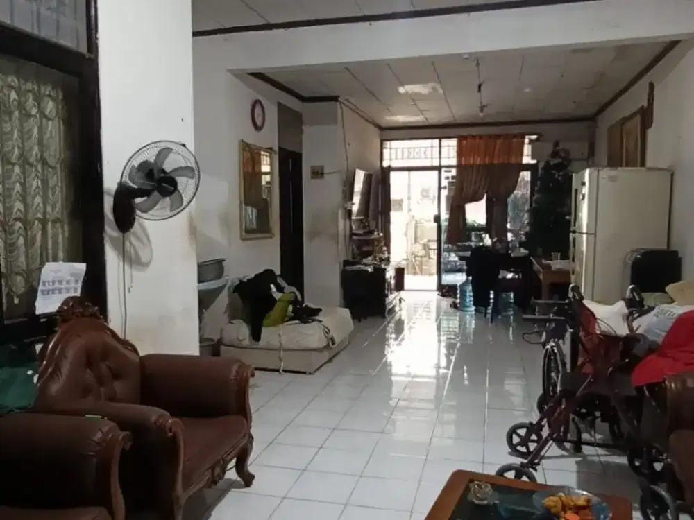 Rumah 2 Lantai SHM di Taman Modern Cakung - 4+1 KT, Harga 1,5 M Nego!