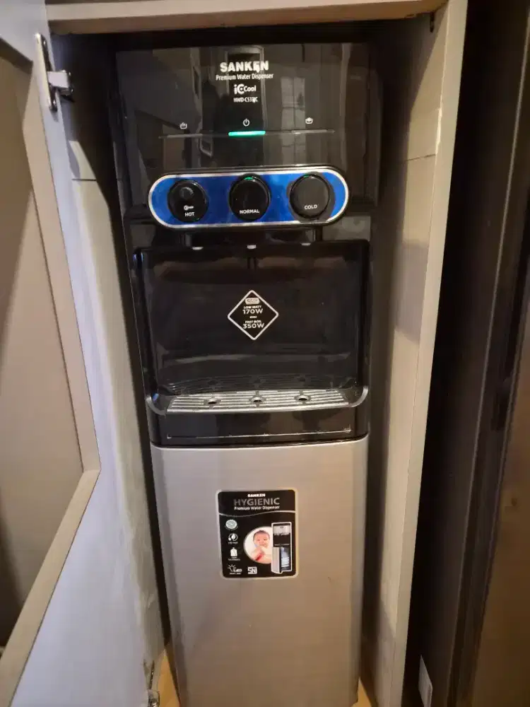 Dispenser galon bawah Sanken