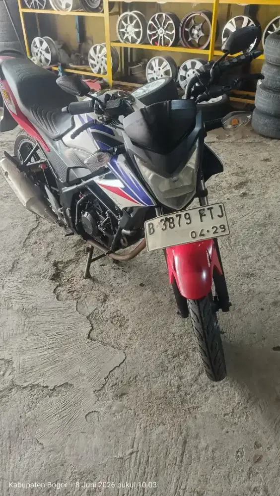 Dijual motor yamaha cb 150 r 2014