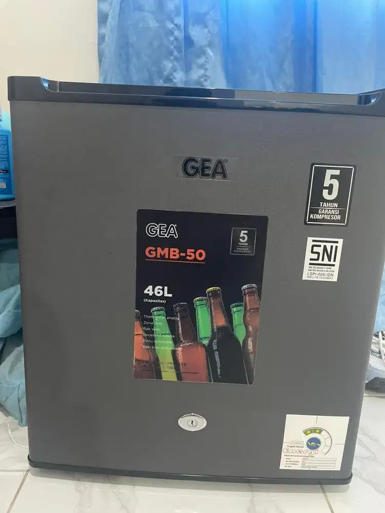 Kulkas Gea mini bar pemakaian 1 Bulan