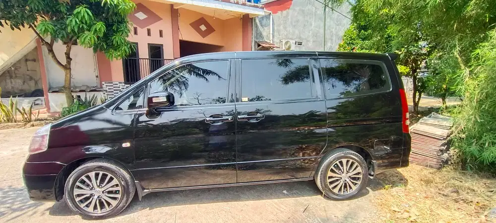 Nissan Serena 2010 Bensin