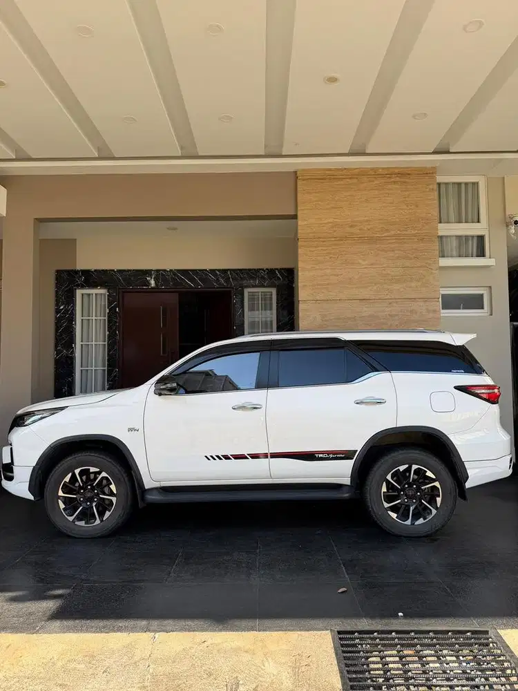 toyota fortuner srz 2.7 4x2 KM rendah masi gratis service