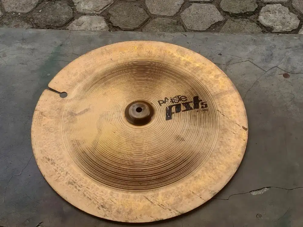 Simbal China 18in. PAISTE PST-5, minus ada coak