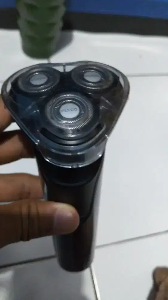 Flyco electric shaver
