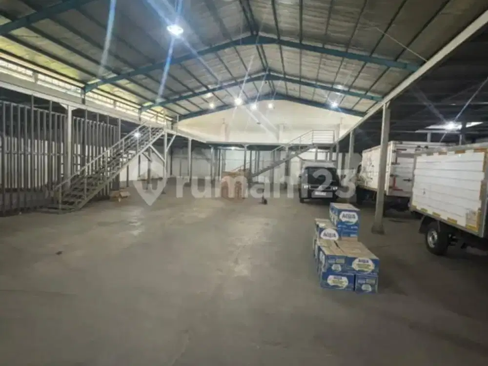 Dijual Ruang Usaha + Gudang Strategis Mainroad Soekarno Hatta