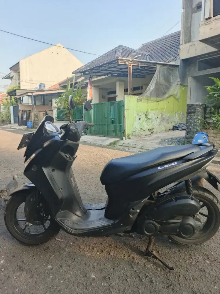JUAL CEPAT MOTOR YAMAHA LEXI 2017 BISA NEGO