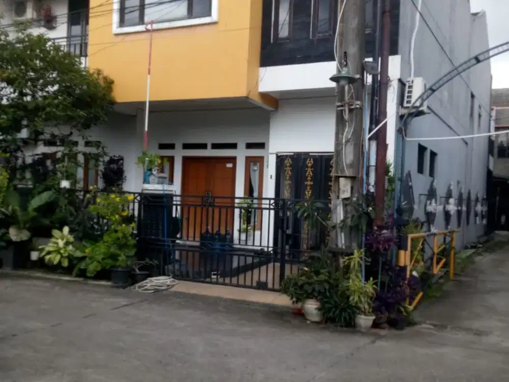 Rumah Hook 2 Lantai Dijual di Pondok Melati Bekasi