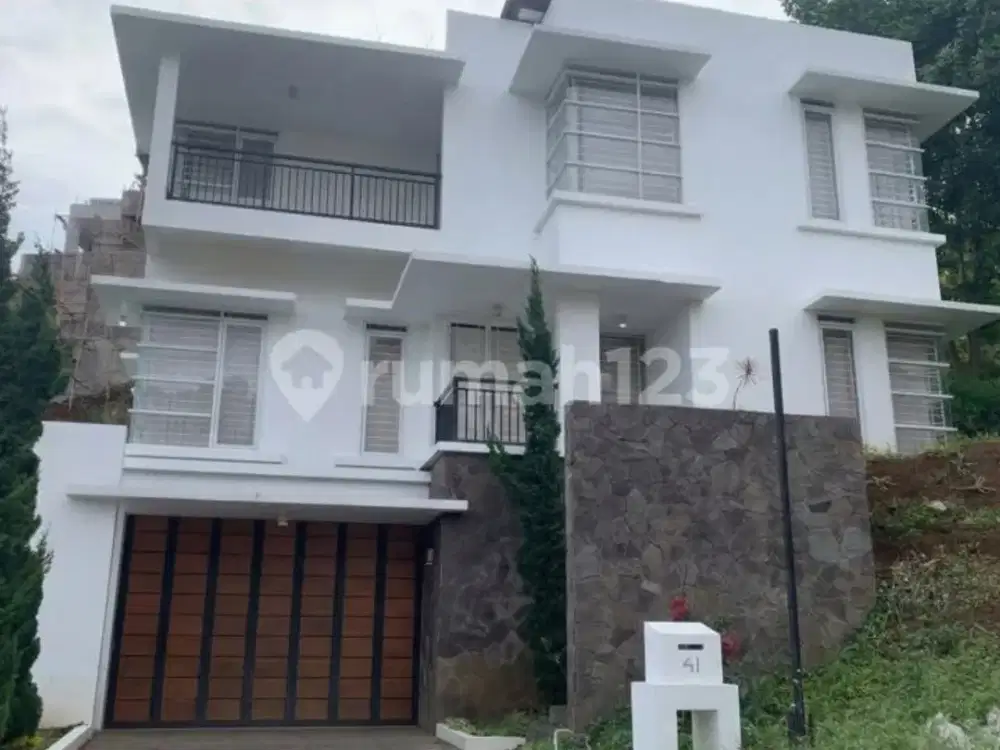 Dijual Rumah Minimalis Modern di Kawasan Elite Dago Pakar