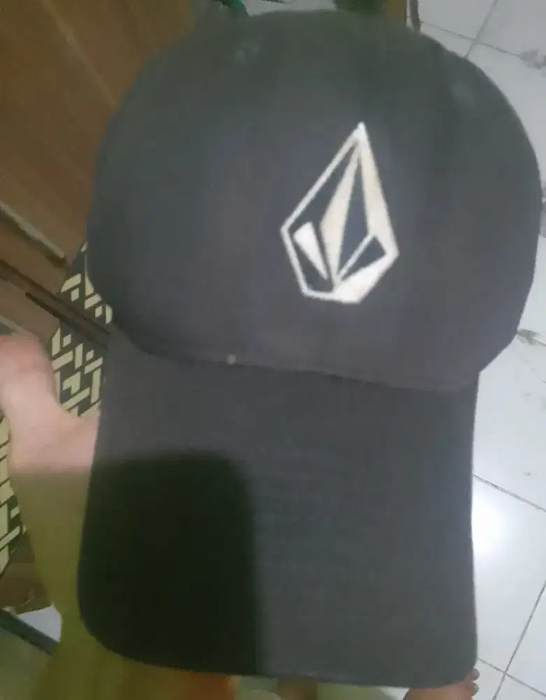 Topi volcom ori jual cepat aja lg bu 75.000 nett