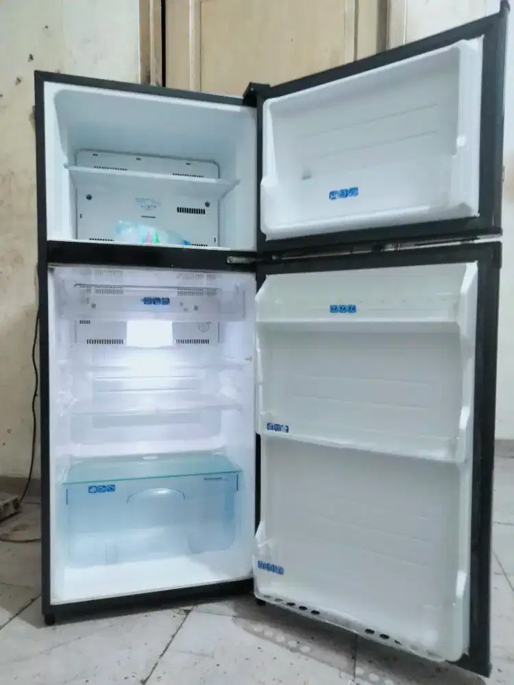 KULKAS 2PINTU ( SHARP )