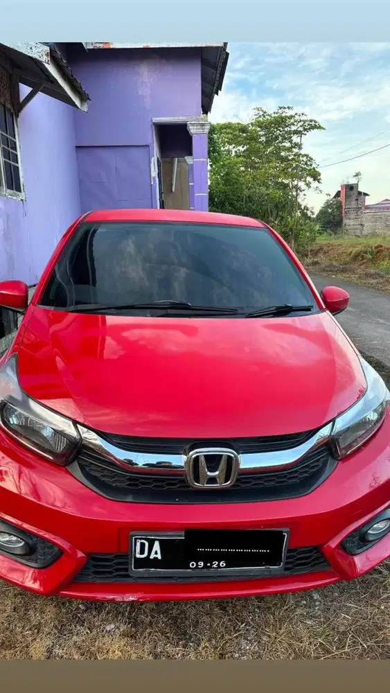 Dijual Brio Satya 1.2 E CVT CKD tahun 2021 warna MERAH