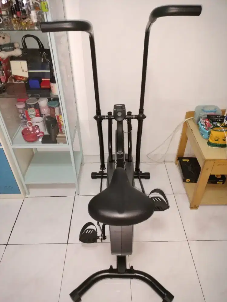 Kinetic sepeda statis 8.5 BE