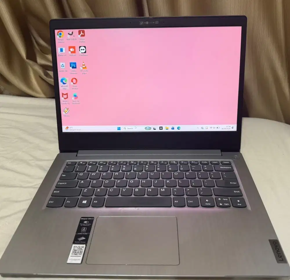 [Nego] Dijual Laptop Merk Lenovo Ideapad Ryzen 3 4300U 8GB/512GB SSD
