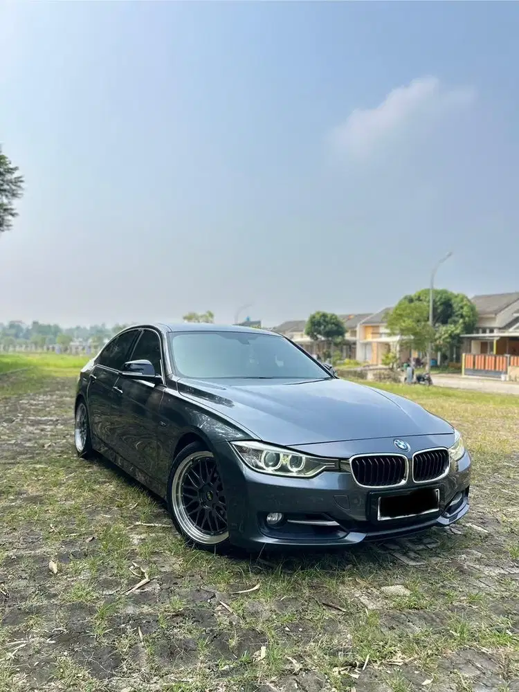 BMW F30 320i Sport 2013