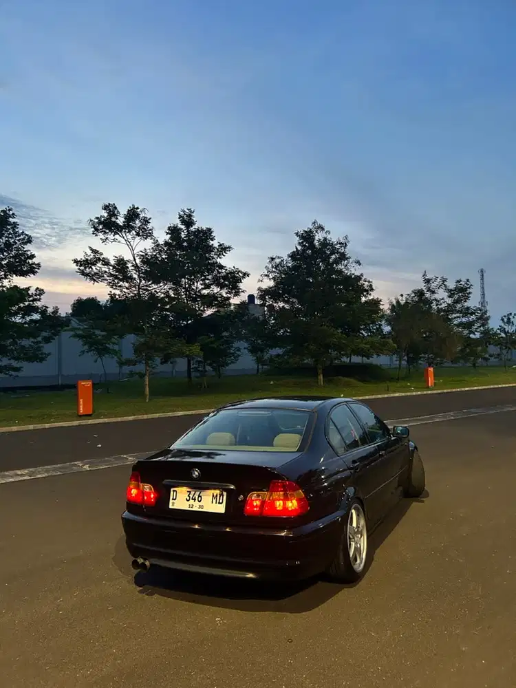 BMW 318i 2004 Bensin