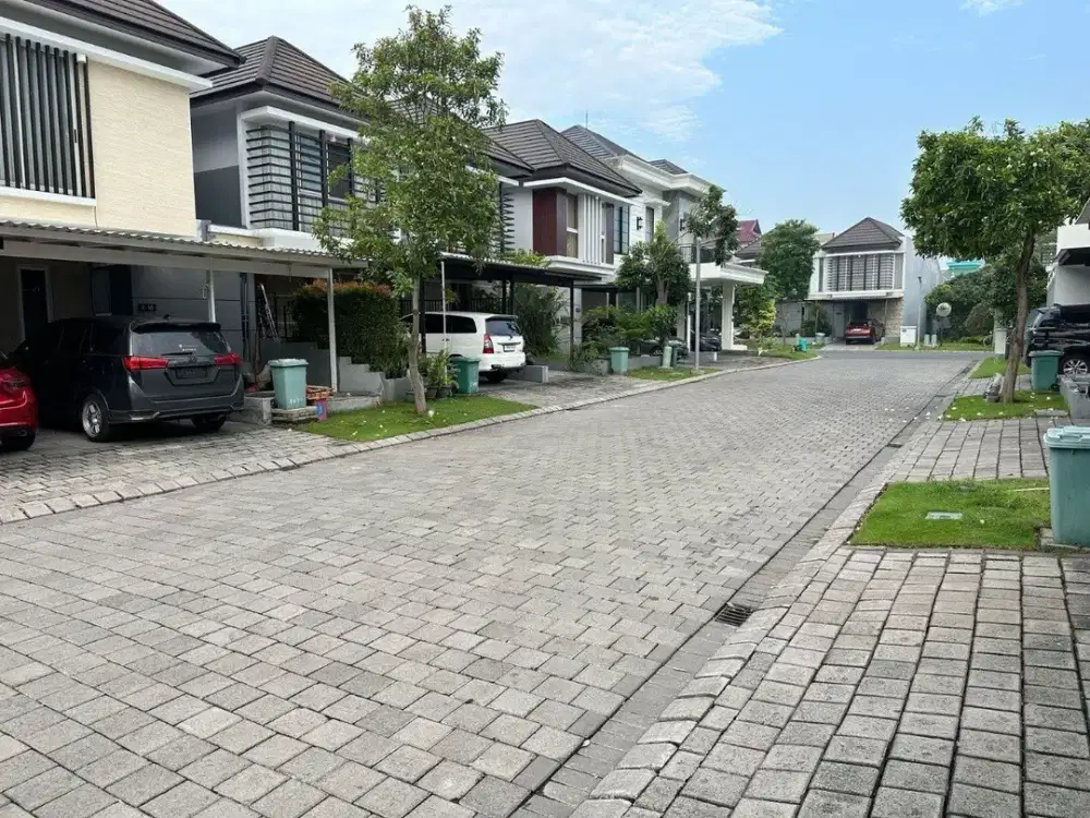 RUMAH GRAHA NATURA EDENIA*Hadap Selatan * Listrik 5500watt * Semi furnished ( hanya yang menempel )