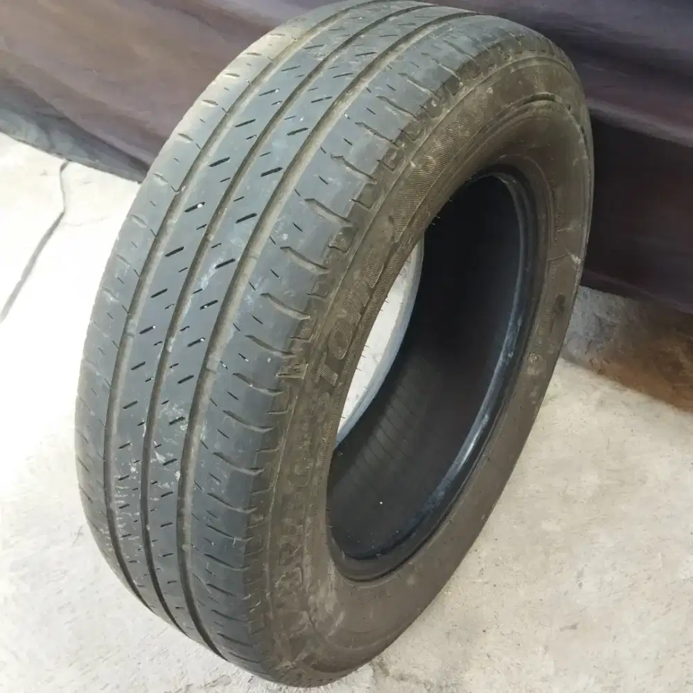 Jual ban bekas bridgestone, 205/65/15, hanya1 bh.