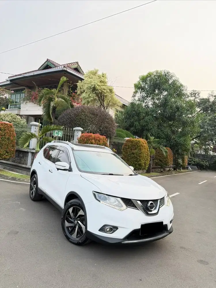 Nissan Xtrail 2.5 T32 CVT Putih matic Siap pakai