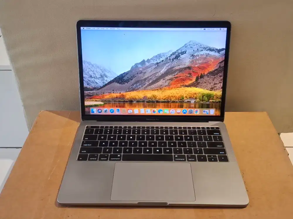 Macbook Pro 2017,Ram 8/256 gb