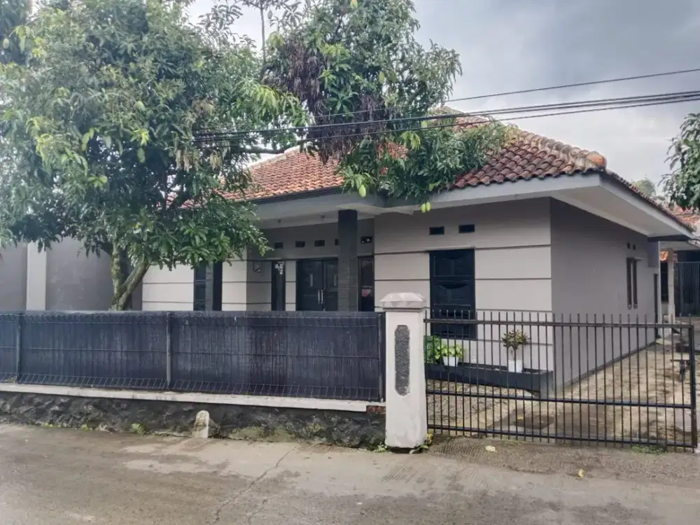 Dijual Rumah Bagus Siap Huni Tanah Luas di Kiangroke Banjaran