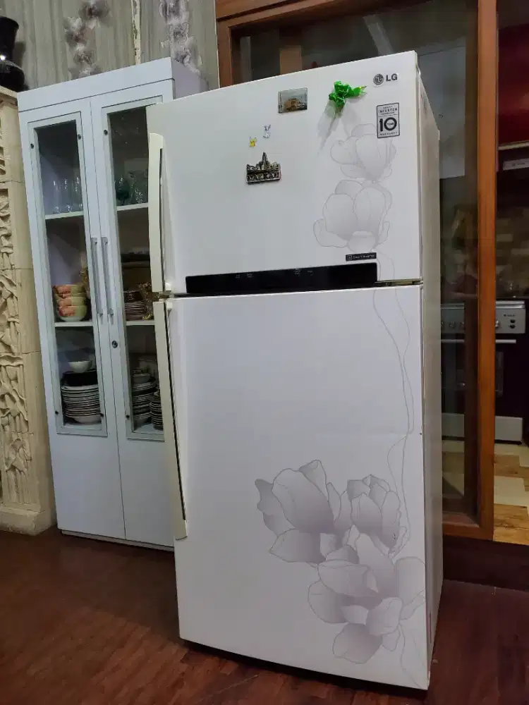 Dijual kulkas 2 pintu MERk LG