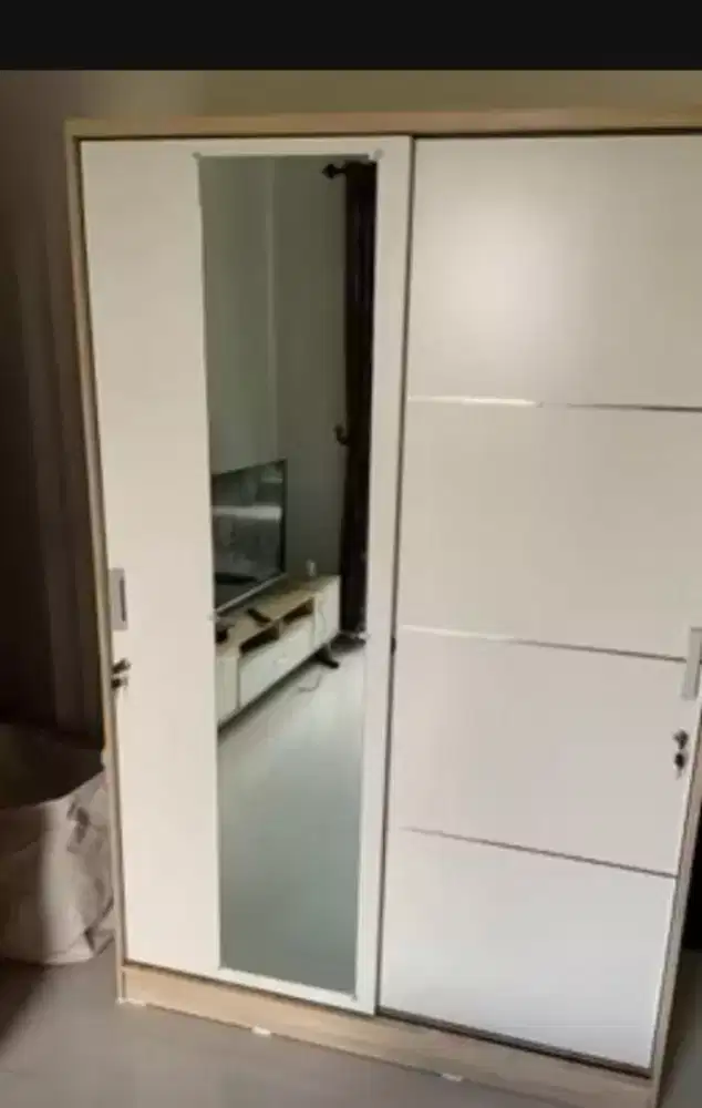 Lemari Baju Pintu Geser
