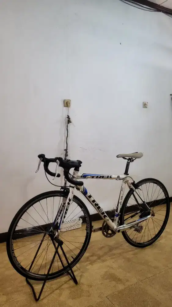 Sepeda Road bike Trek 1.2 Alpha Alpha White Aluminum - Full Original