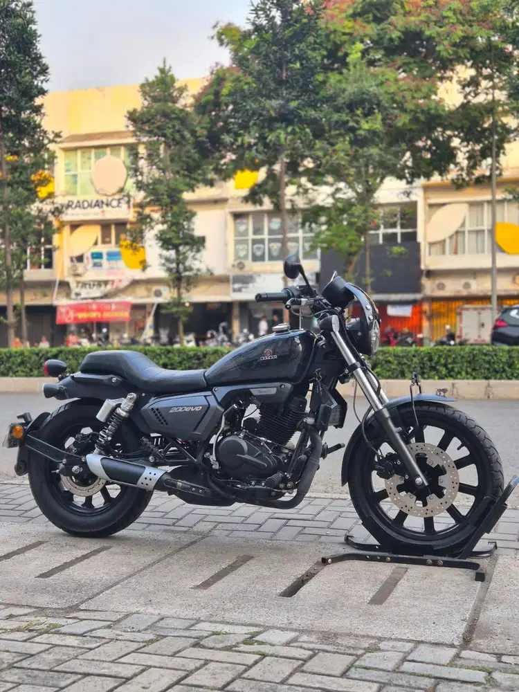 BENELLI MOTOBI EVO 200 2024 HITAM KM LOW PAJAK ON KAYAK BARU