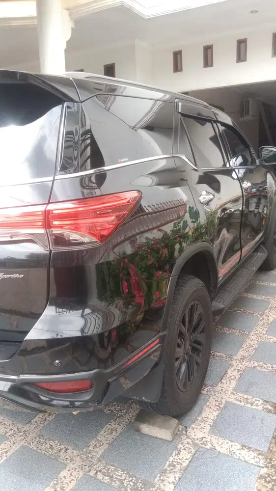 Fortuner VRZ Diesel 2019 Automatic Hitam | ODO 21 Rb Km | Seperti Baru