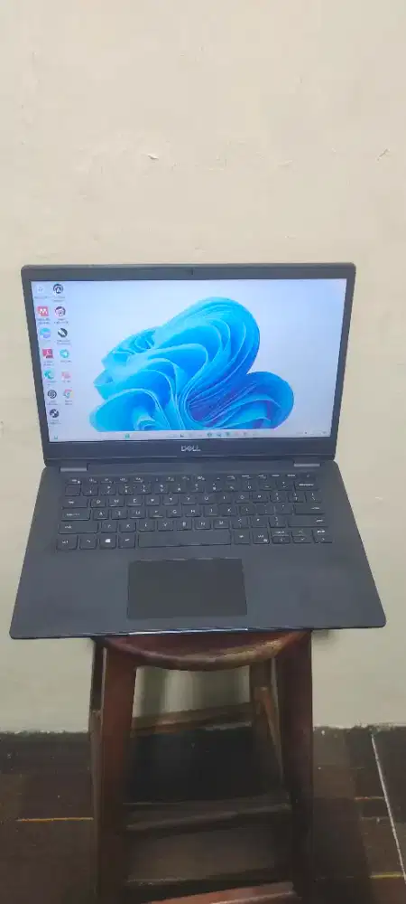 Dell Intel core i3 gen10 ram 4GB DDR4 SSD 240GB layar 14in hrga 2.5jt