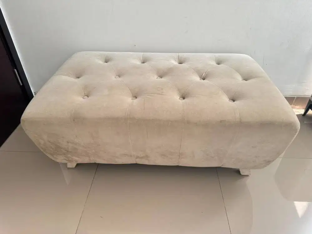 Sofa Bench / Ottoman Minimalis Krem Tufted