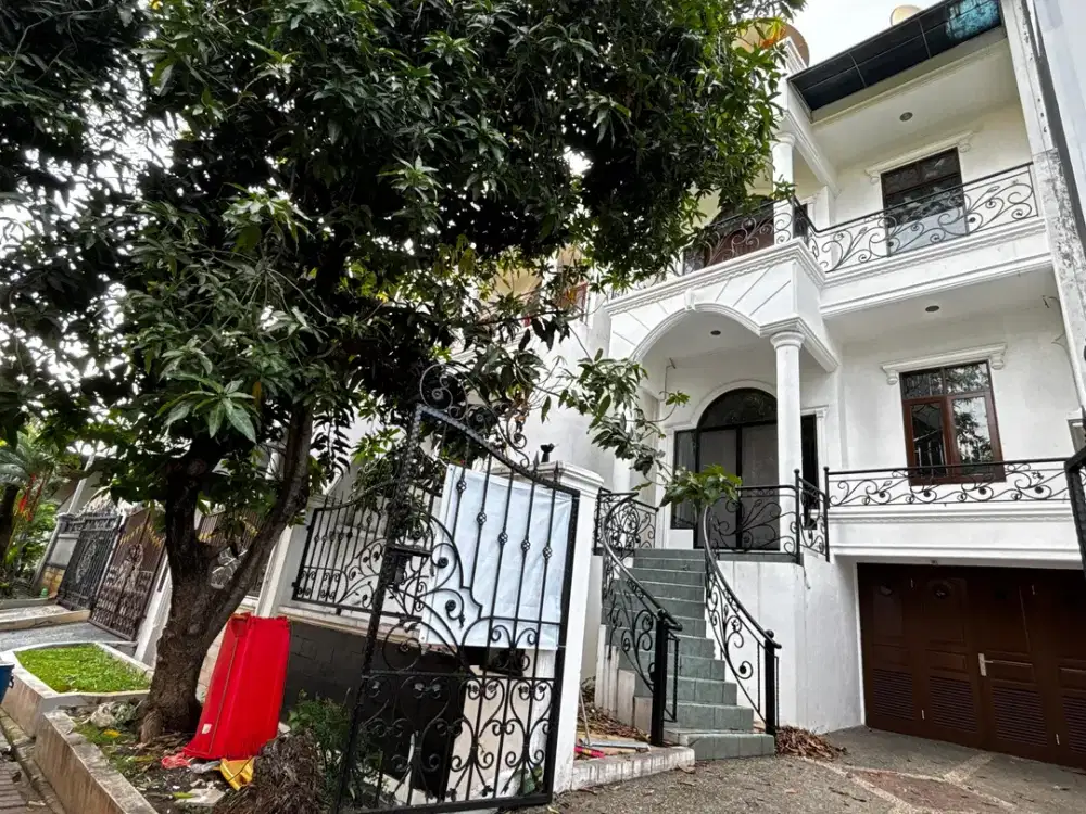 Rumah Putih di Cluster PIK Kapuk Muara, dekat Singapore School