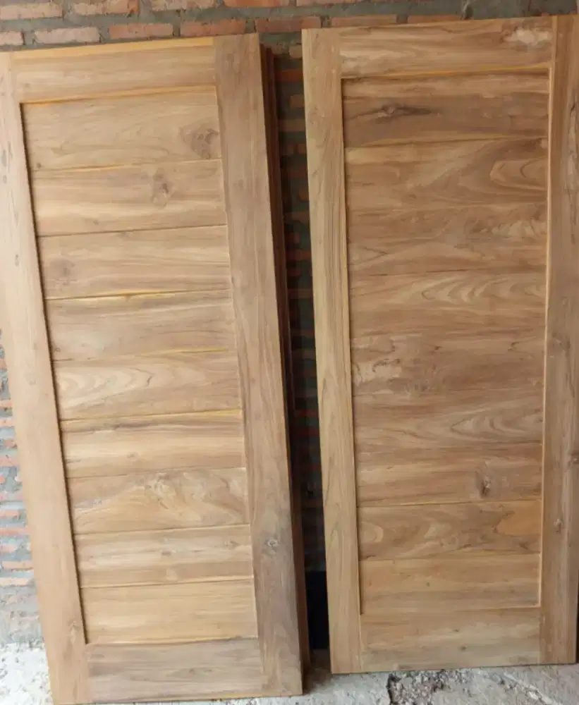 Pintu dan kusen kayu jati