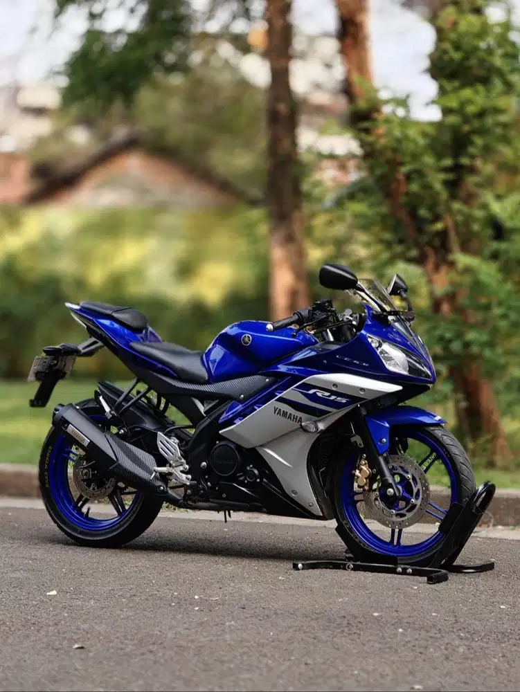 YAMAHA R15 V2 2016 BIRU SILVER KM 10K PAJAK ON SUPER MULUS