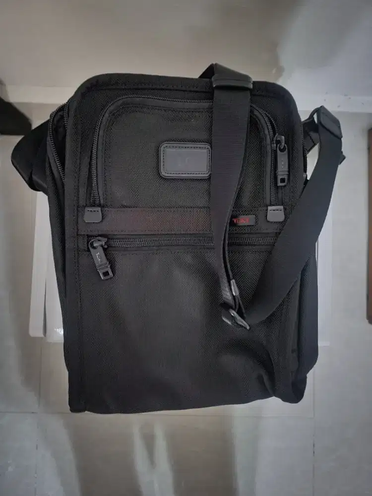 Tumi Alpha 2 Organizer Travel Tote (Original 100%)