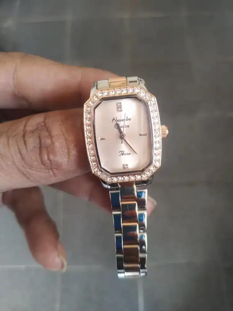 Alexandre christie 2B84LH