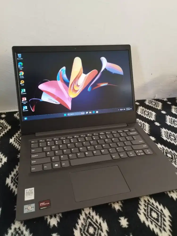 Lenovo AMD Athlon Ram 4GB/512Gb SSD Gaming