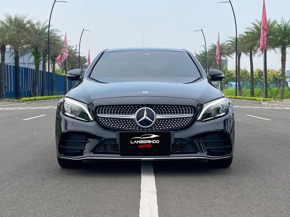 MERCEDES BENZ C300 AMG LINE 2.0 TURBO 2019 FACELIFT LOW ODO !!