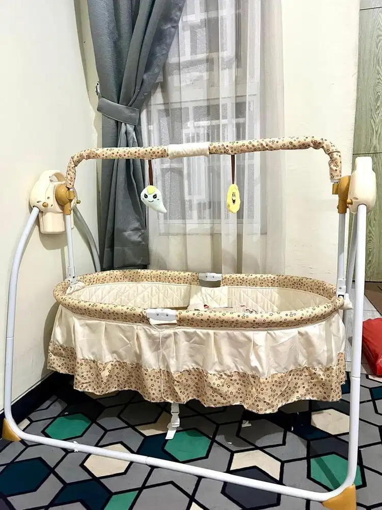 Ayunan bayi ada musiknya
