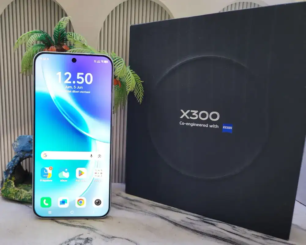 VIVO X300 || 12/256 || SECOND / BEKAS