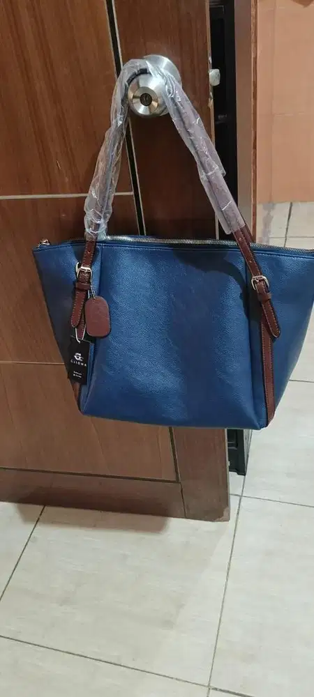 JUAL TAS CLIONA HOBO NAVY MASIH PLASTIK BARU