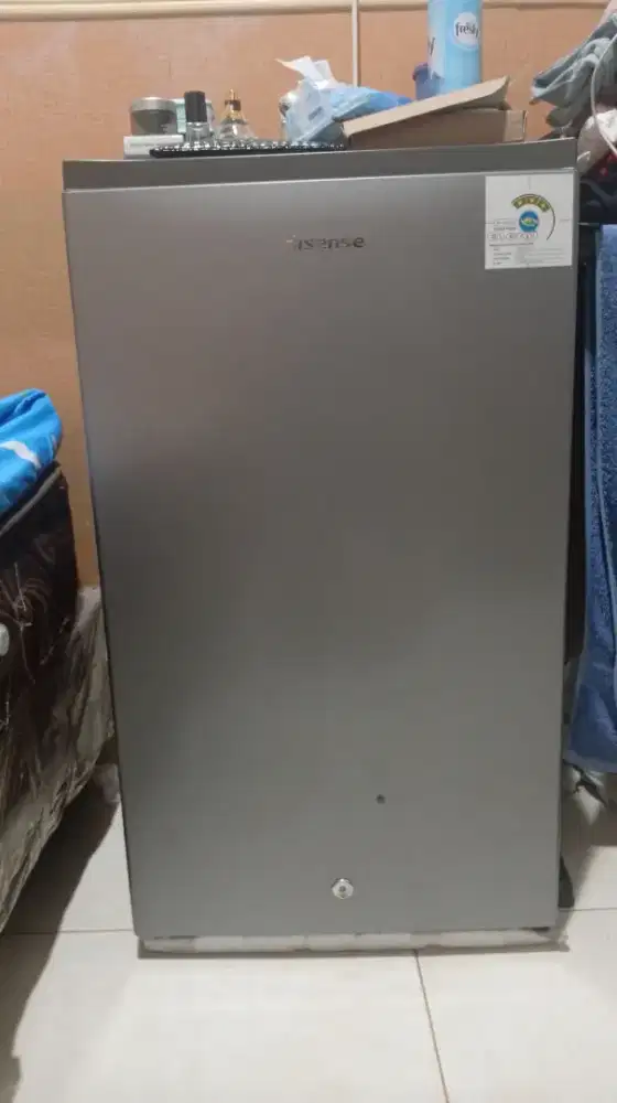 KULKAS BEKAS HISENSE 92L