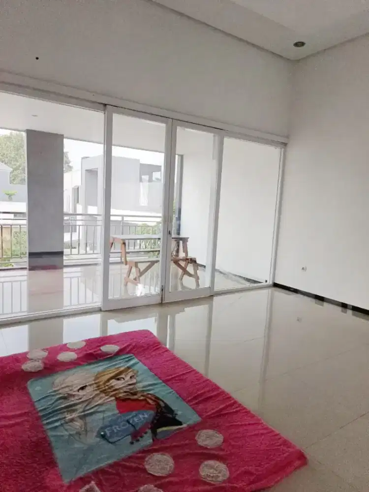 Rumah 5kamar tidur di GMSK kudus.