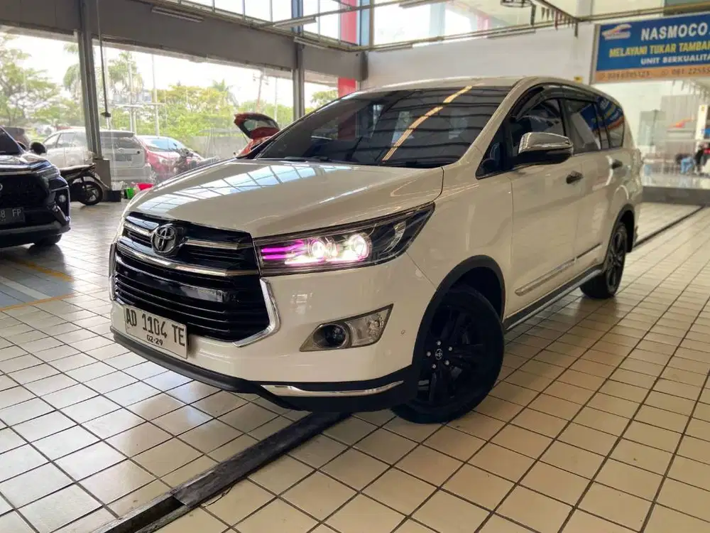 NAG SMG - TOYOTA INNOVA VENTURER 2.4 A/T DIESEL 2020